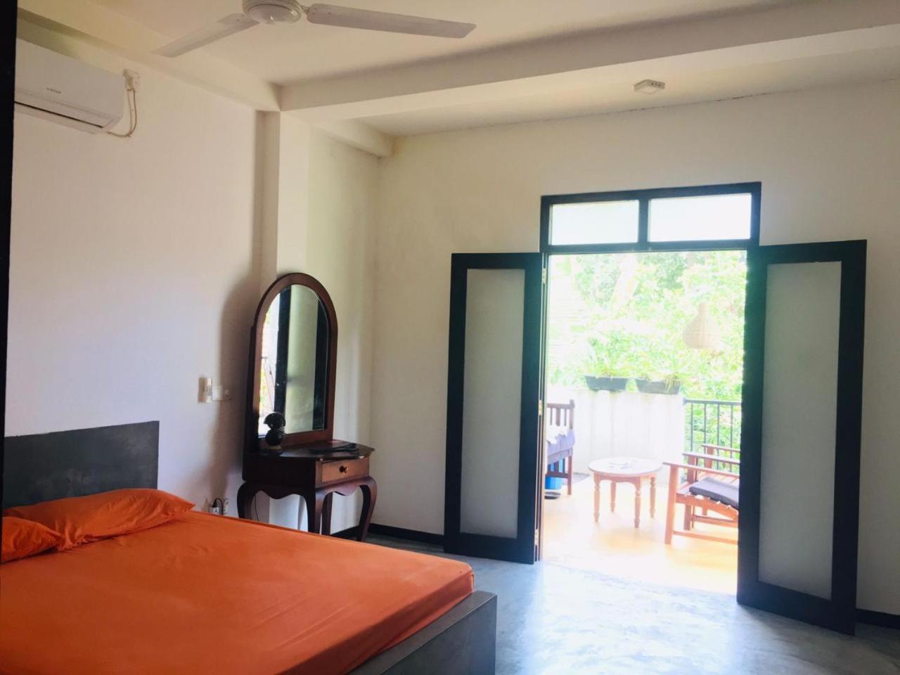 Om Villa Хиккадува Экстерьер фото