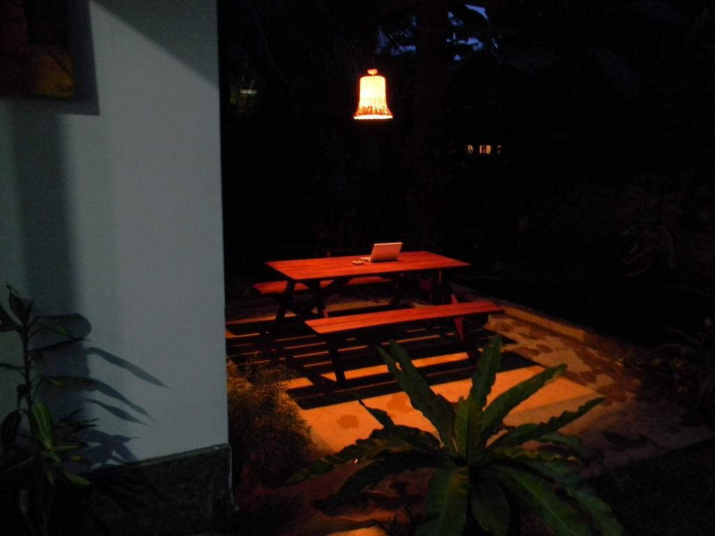 Om Villa Хиккадува Экстерьер фото