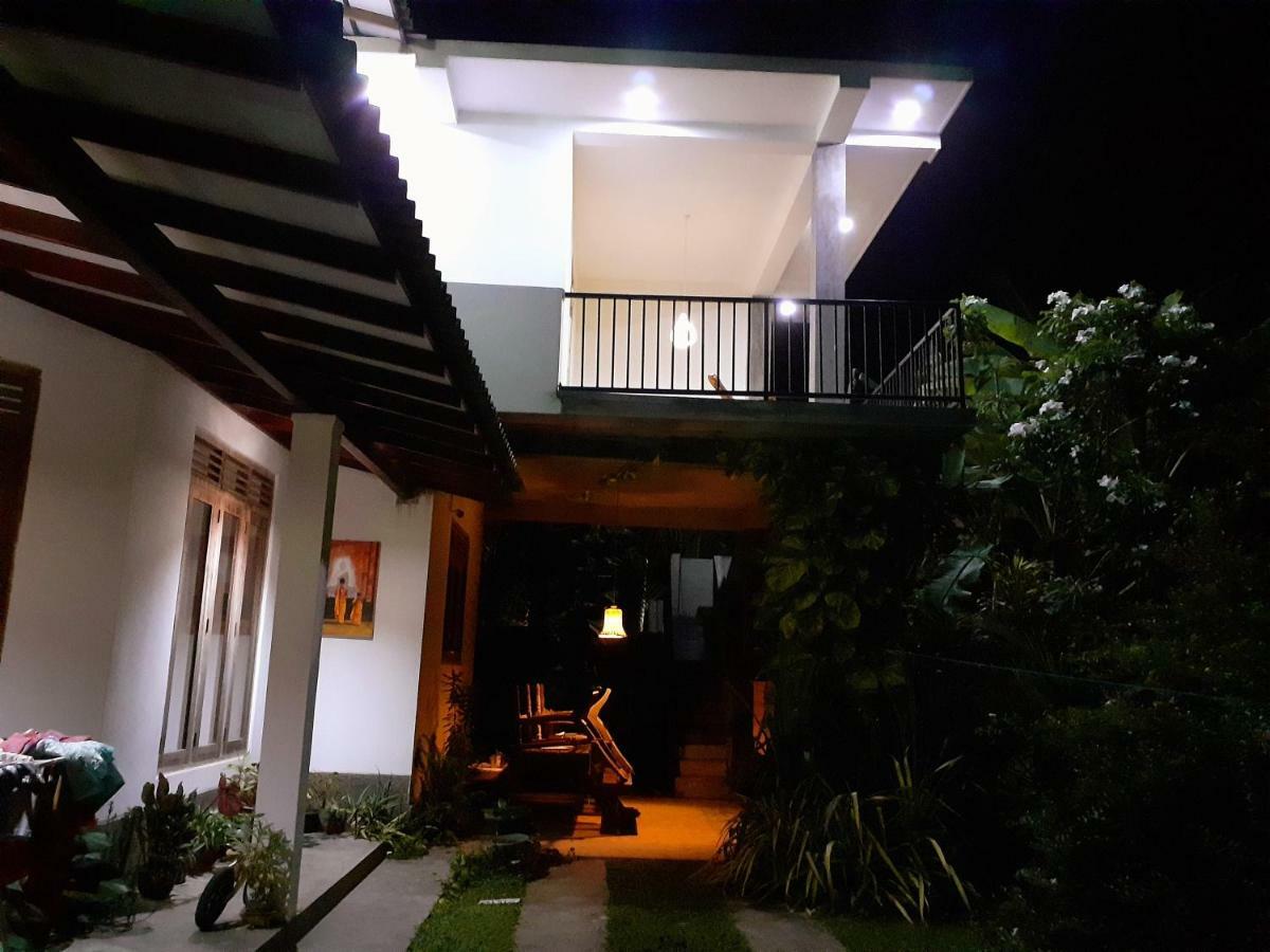 Om Villa Хиккадува Экстерьер фото