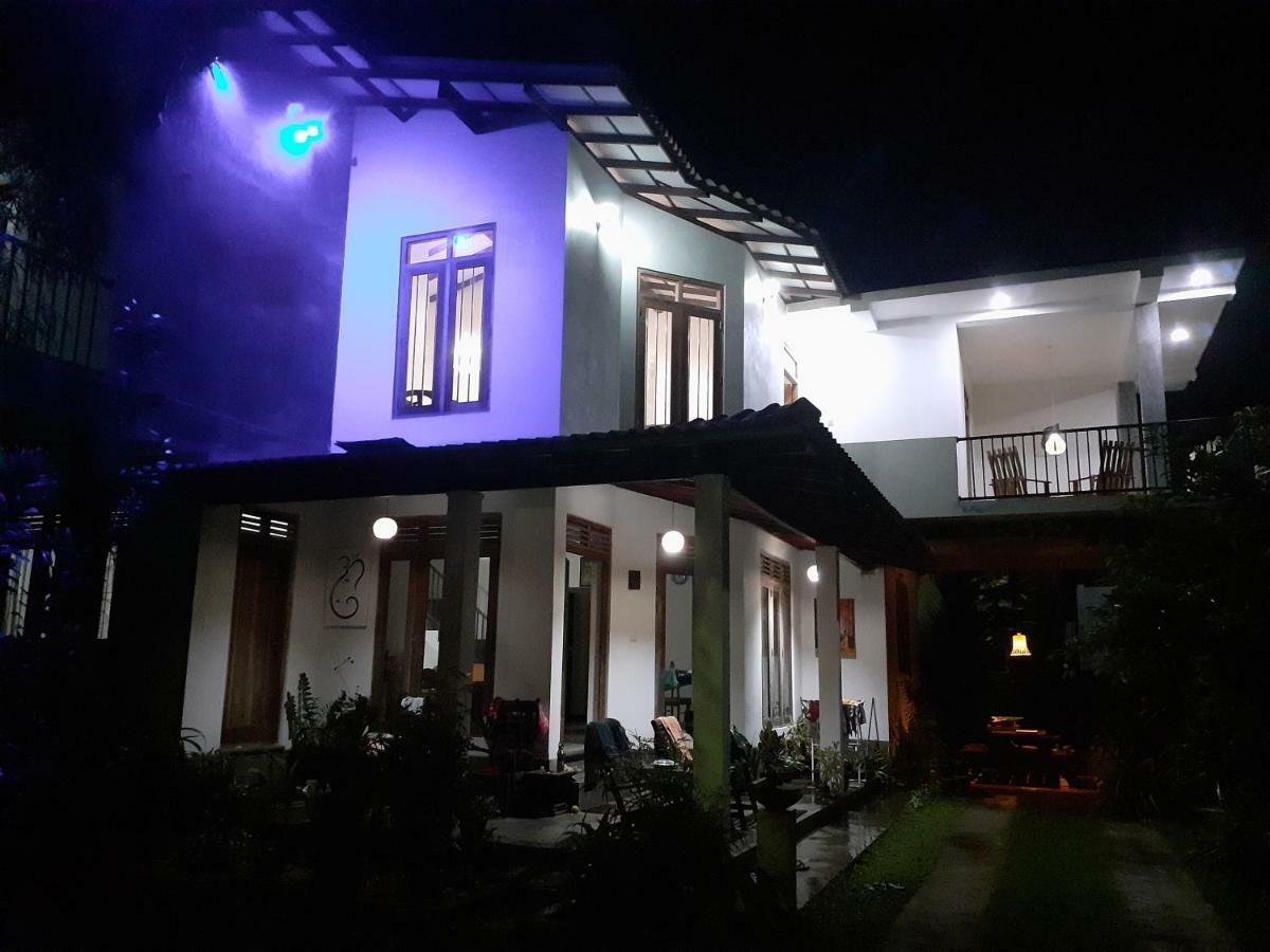 Om Villa Хиккадува Экстерьер фото